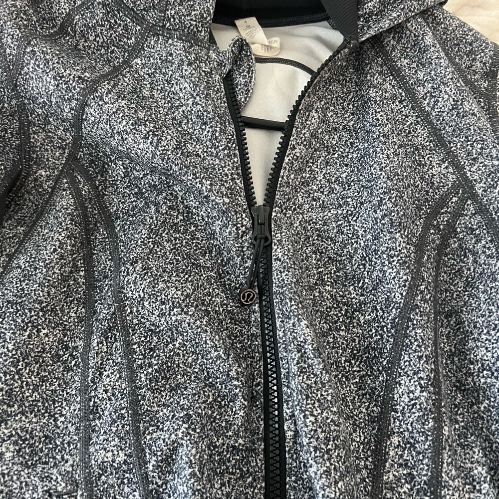 Lululemon Jacket - Picture 2 of 5
